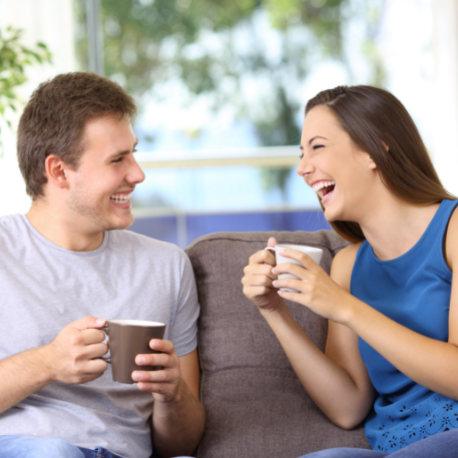 Easy_Español_Hablar_Codos_BL Saying of the day; Hablar hasta por los codos - Easy Español