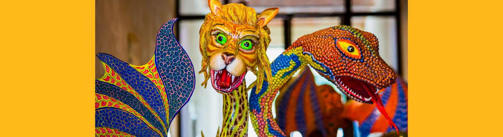 In-Person Guided Tour: Oaxaca Giant Alebrijes at The Rockefeller Center - Easy Español