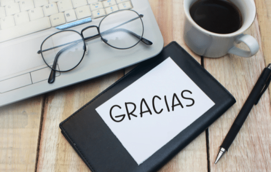 Saying of the day: Dando gracias por agravios, negocian los hombres sabios - Easy Español