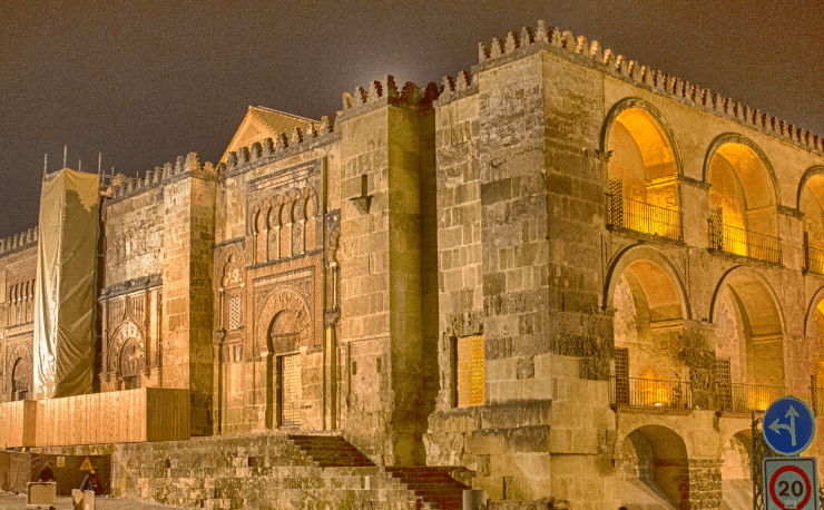Easy Podcast: La mezquita de Córdoba: ¿arte divino o la divinidad del arte? - Easy Español